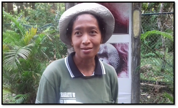 Orang Utan Jadi Anggota Keluarga Bagi Sri